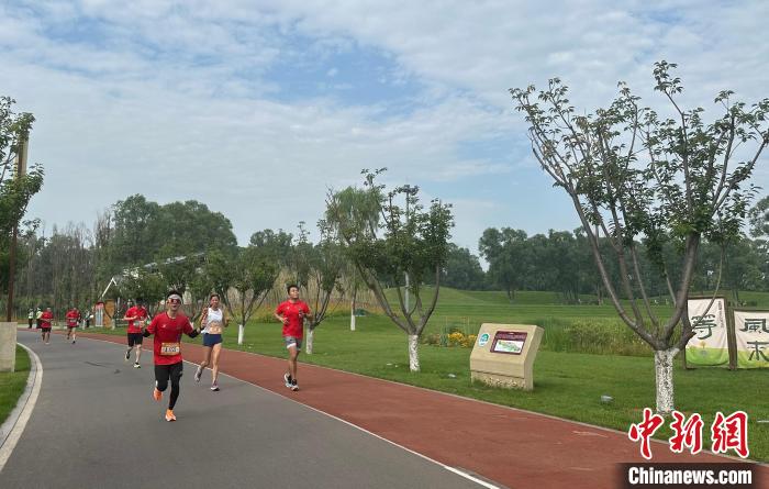 大地流彩·全国和美乡村健康跑在山西长治鸣枪开