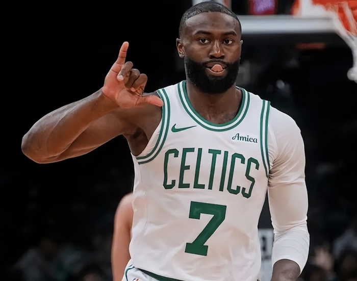 布朗罚球创生涯新高 41分引领绿军力克太阳