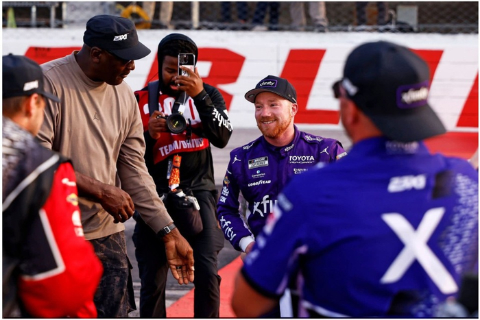 乔丹车队再夺纳斯卡杯冠军 雷迪克强势领跑积分