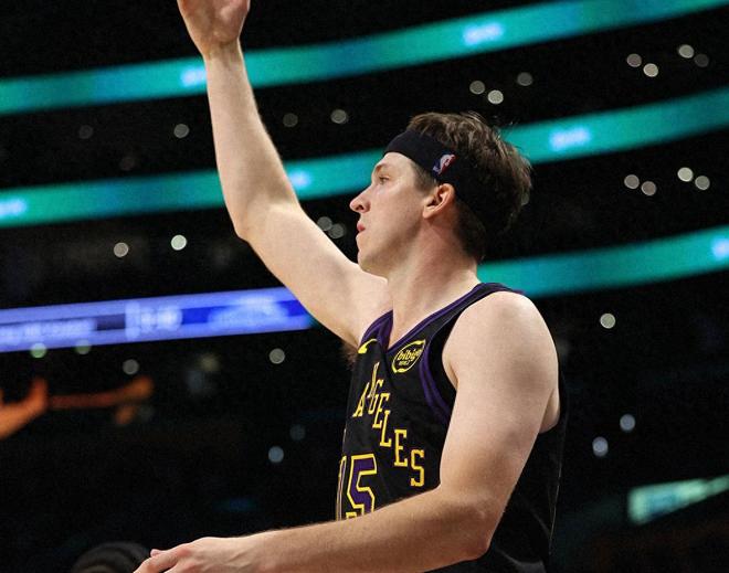 湖人三连胜重返西部第四 詹姆斯缺席防守升级显