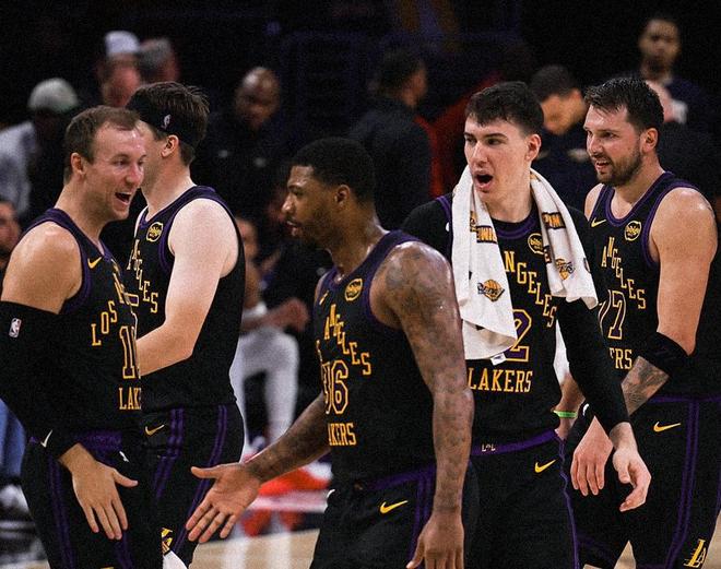 湖人三连胜重返西部第四 詹姆斯缺席防守升级显