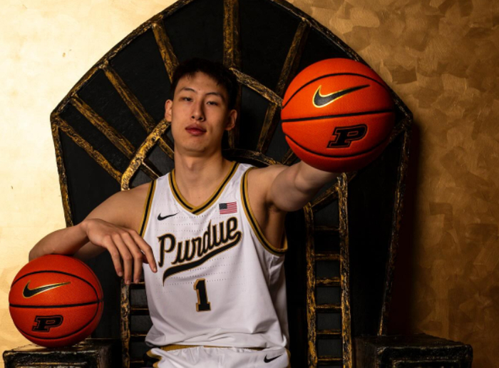 中国新星郇斯楠巅峰赛迎战美国队 静态数据领先